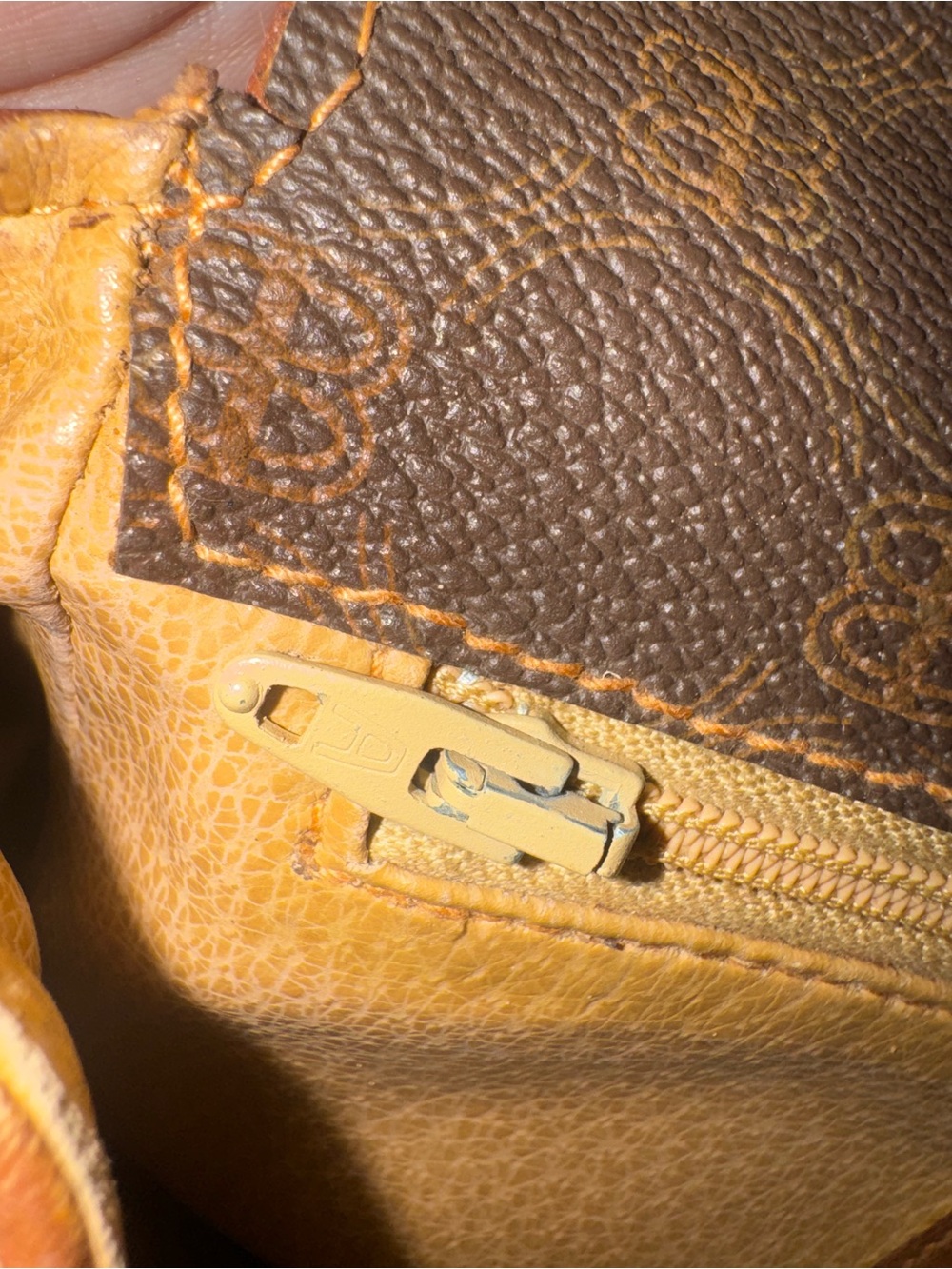 BALLY Monogram Saddle Crossbody Bag - Picture 12 of 13